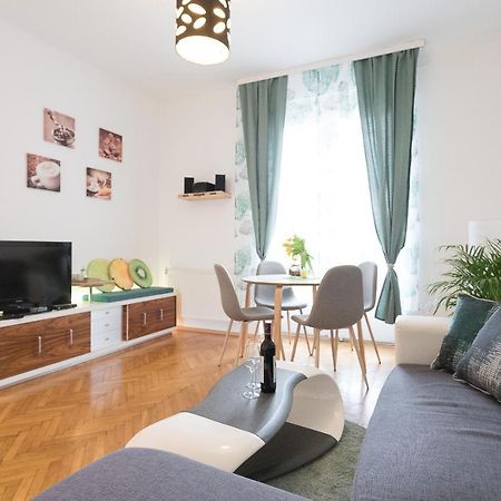 French Balcony - 45M² - Szeneviertel Viena Exterior foto