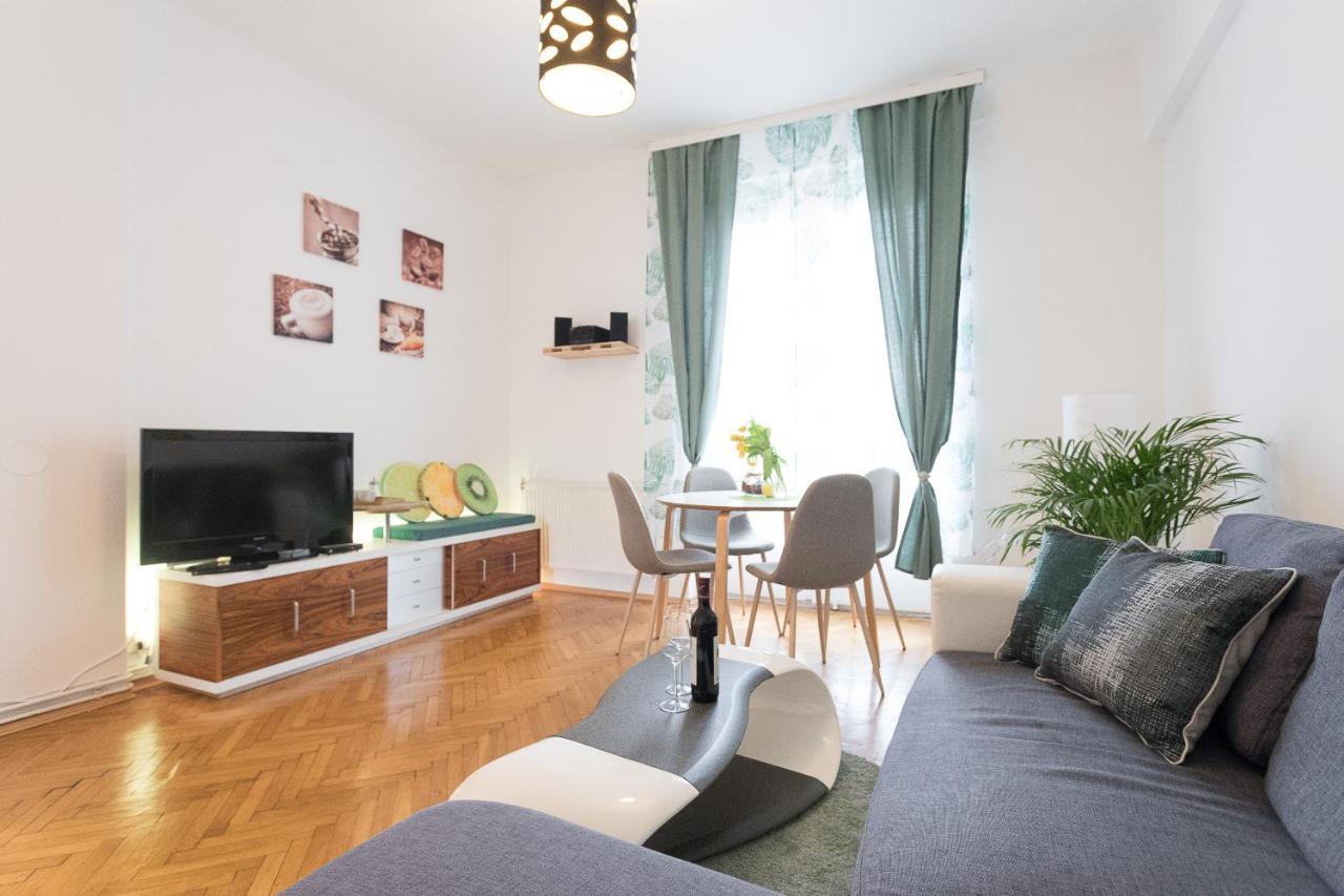 French Balcony - 45M² - Szeneviertel Viena Exterior foto